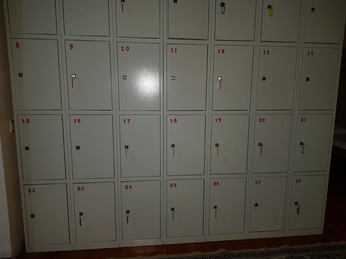 Hostel 888 อัลมาตี ภายนอก รูปภาพ